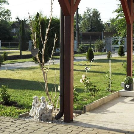 Ferienhaus Am Plattensee Balatonmáriafürdő Exterior foto