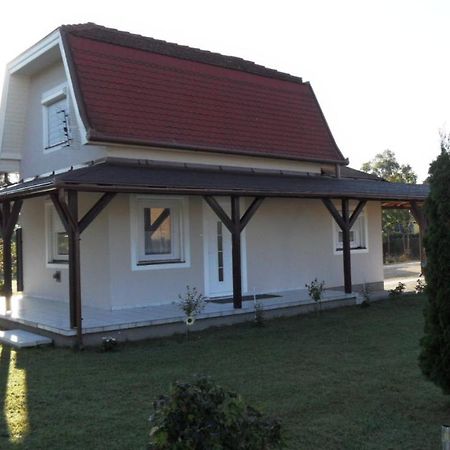 Ferienhaus Am Plattensee Balatonmáriafürdő Exterior foto