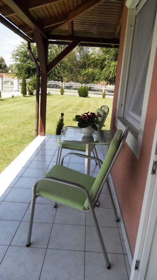 Ferienhaus Am Plattensee Balatonmáriafürdő Exterior foto